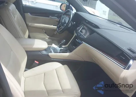 2017 Cadillac Xt5 Luxury z USA, uszkodzony, nr VIN 1GYKNBRS9HZ142780